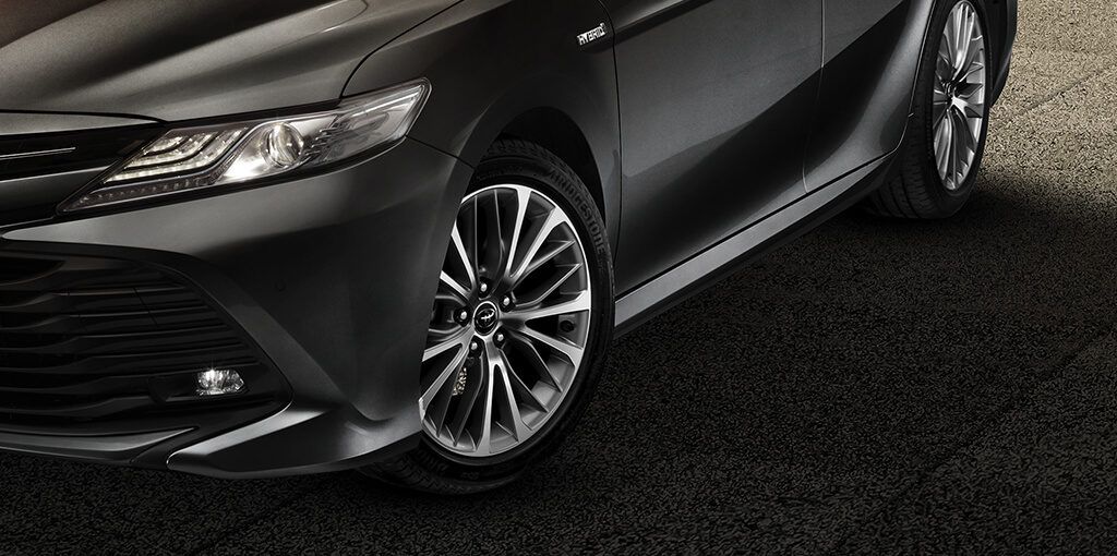 2019 toyota camry-wheels