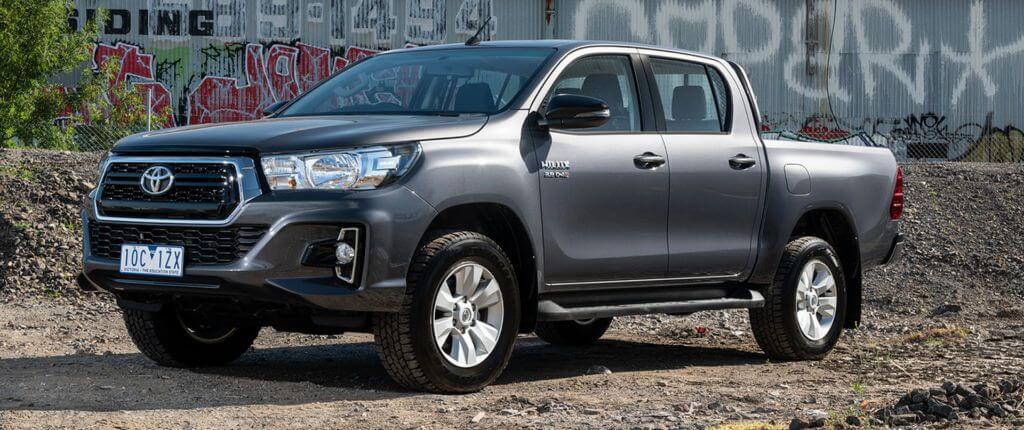 2019-Hilux-Slide