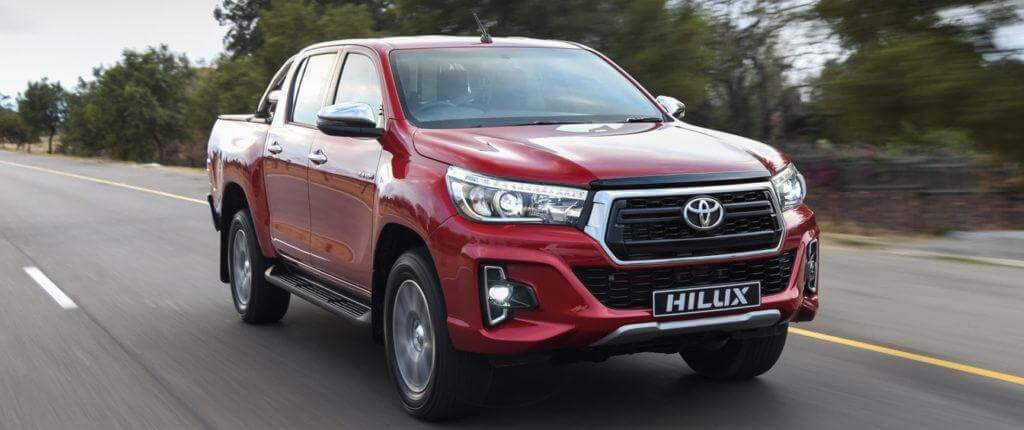 2019-Hilux-Slide2